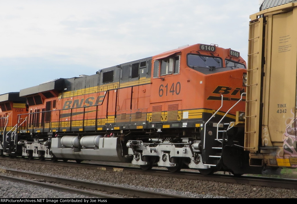 BNSF 6140